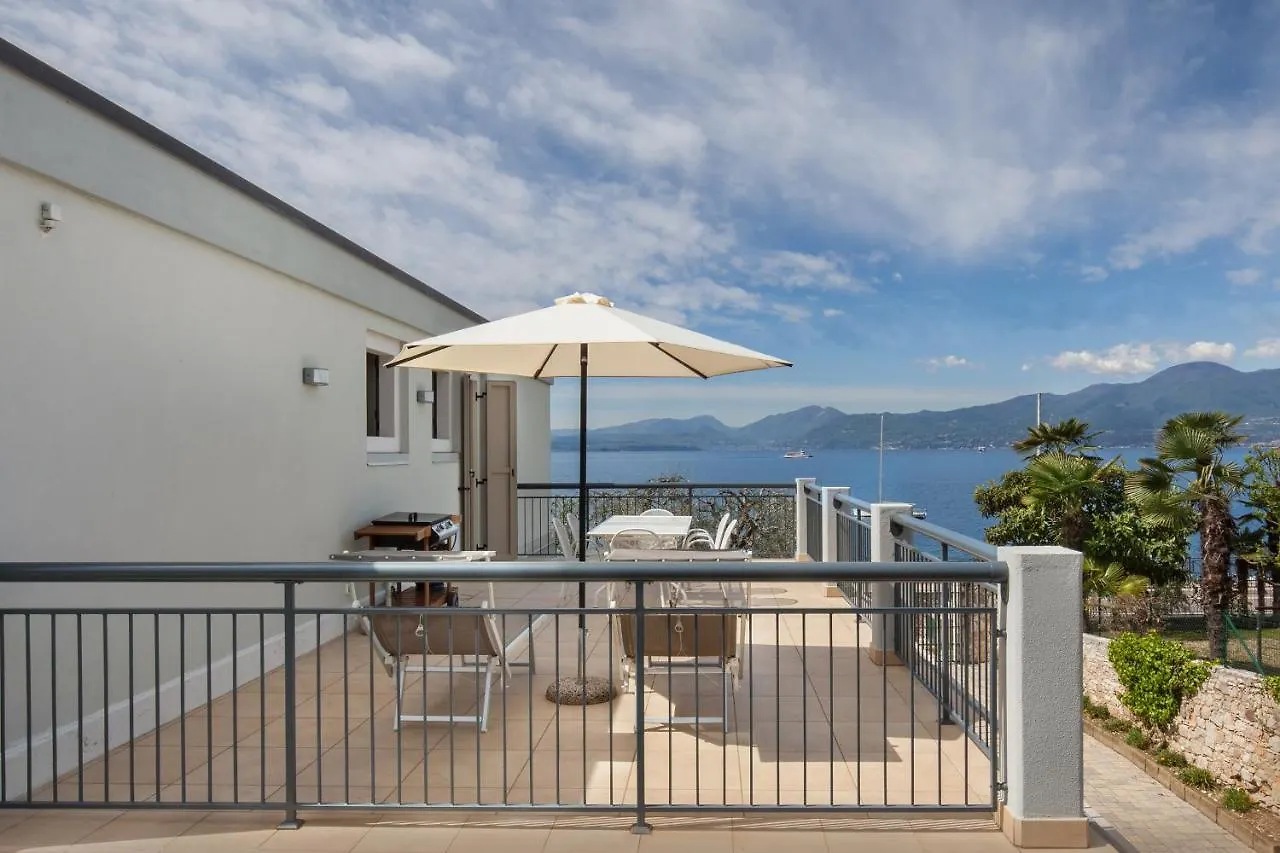 Casa Al Lago With Pool Torri Del Benaco Lejlighed